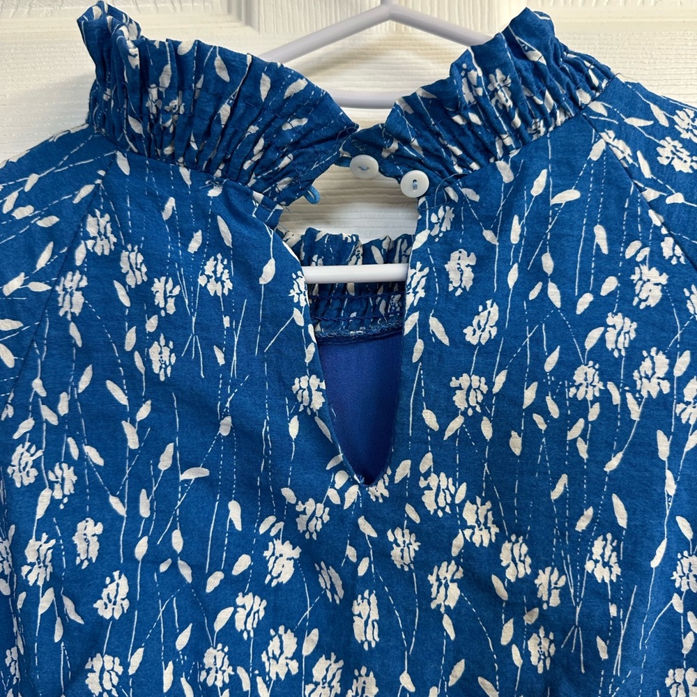 Hayden - Blue Floral Smocked Dress - Medium - Picture 4 of 5